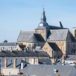Escale Au Coeur Du Mans, Entre Gare Et Centre